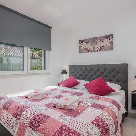 Apartments Elle Luxury Vantacici Malinska Ngoại thất bức ảnh