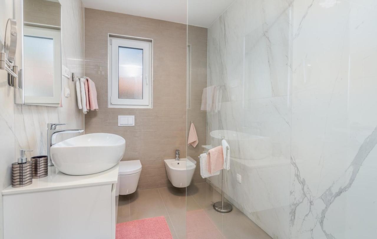 Apartments Elle Luxury Vantacici Malinska Ngoại thất bức ảnh