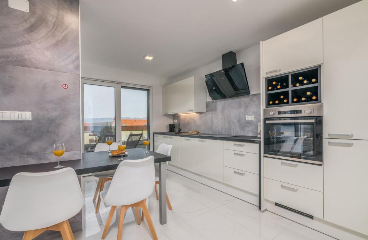 Apartments Elle Luxury Vantacici Malinska Ngoại thất bức ảnh