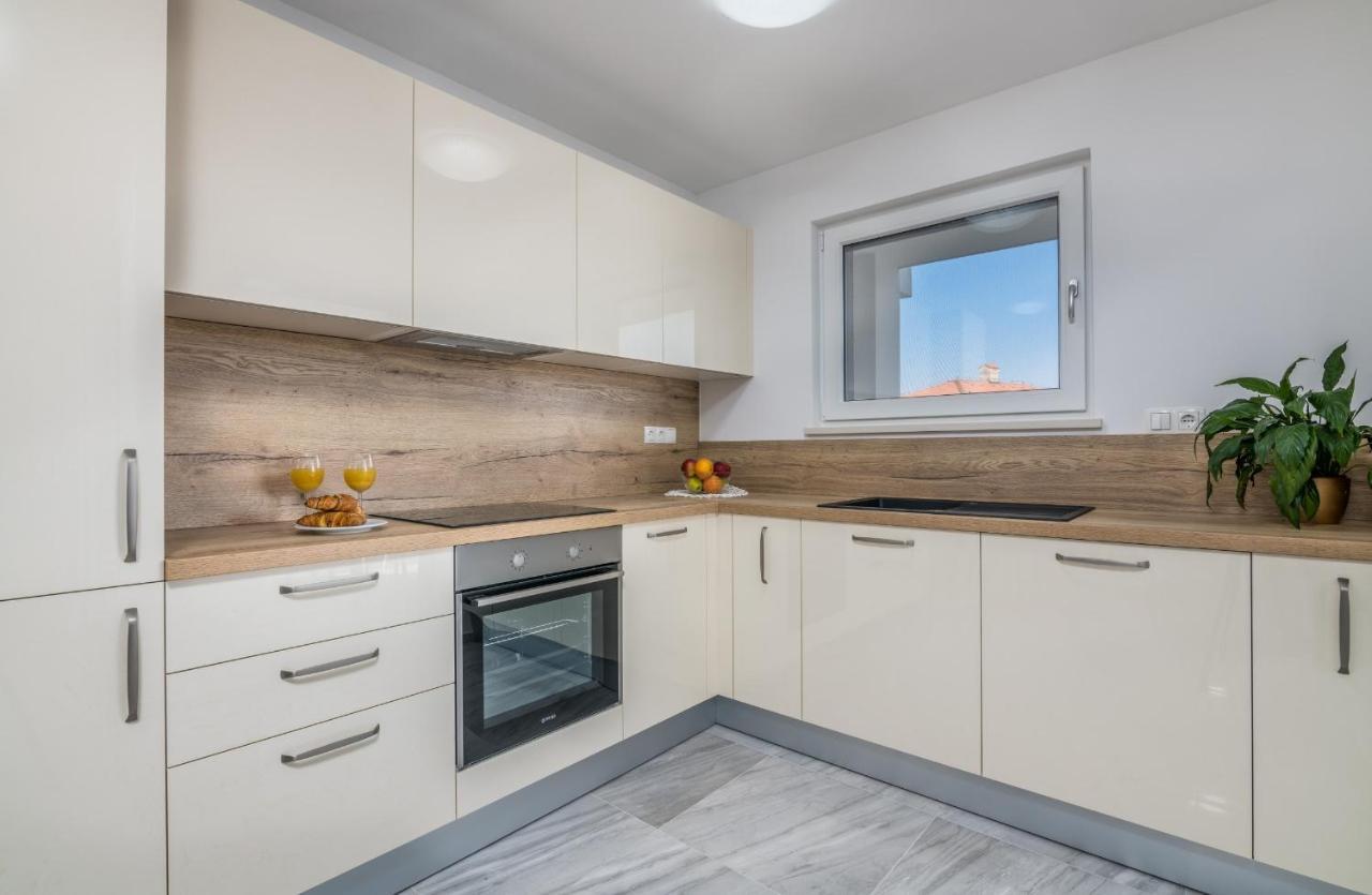 Apartments Elle Luxury Vantacici Malinska Ngoại thất bức ảnh