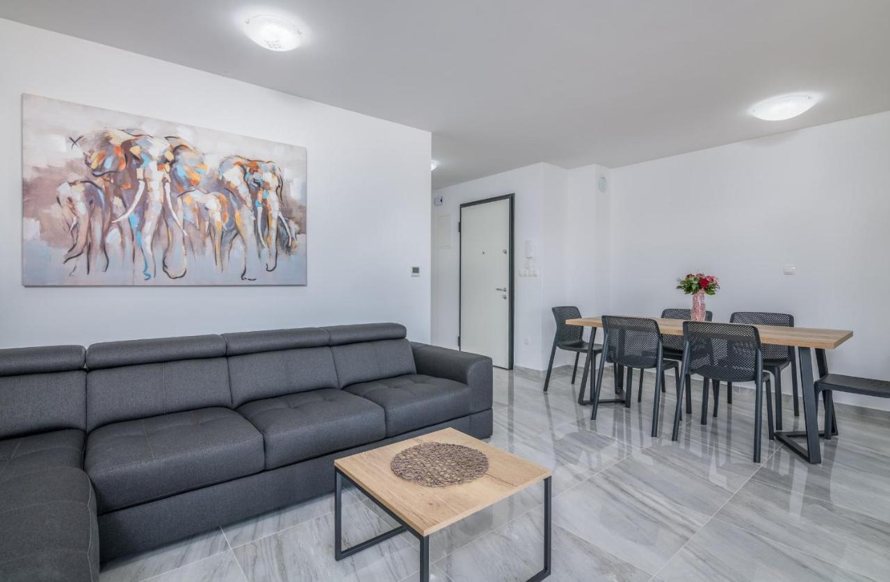 Apartments Elle Luxury Vantacici Malinska Ngoại thất bức ảnh